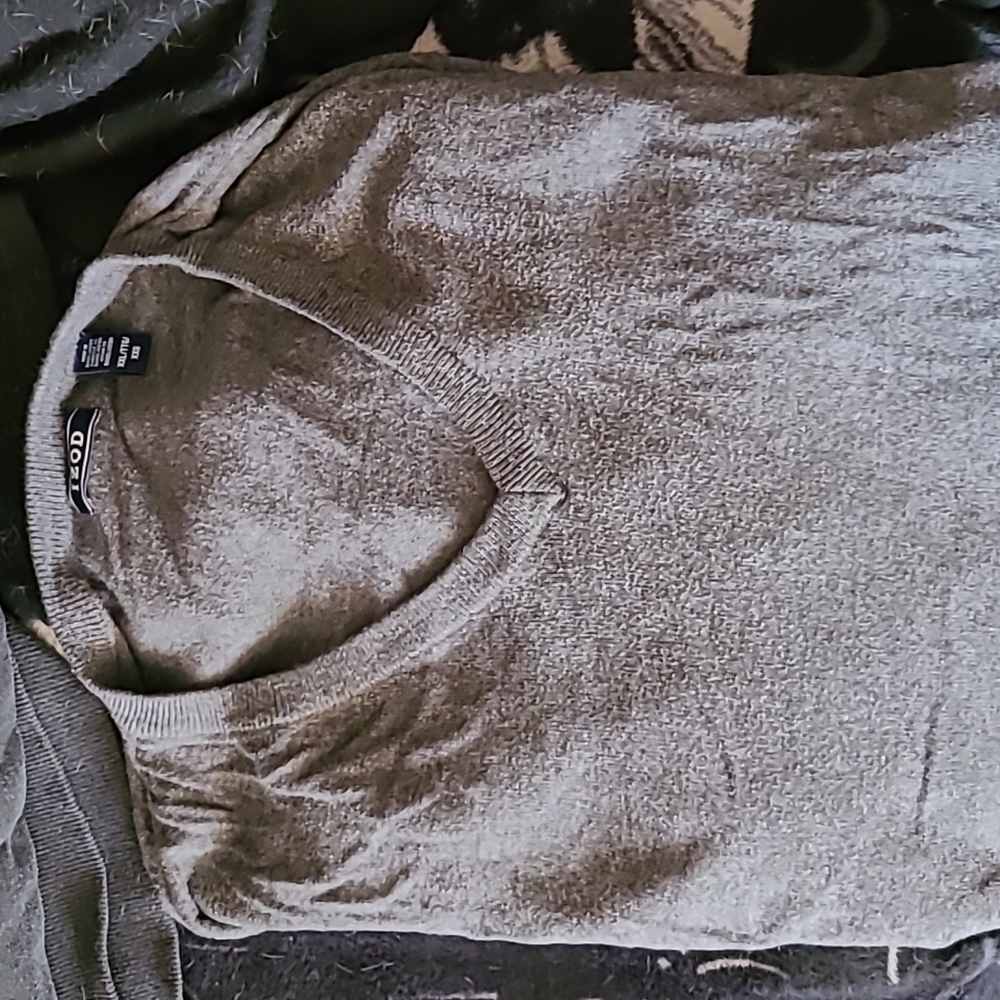 Vneck grey sweater